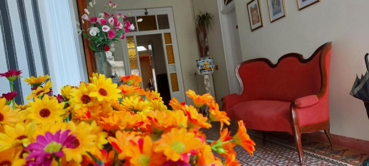 Hotel Noucentista Сиджес Экстерьер фото