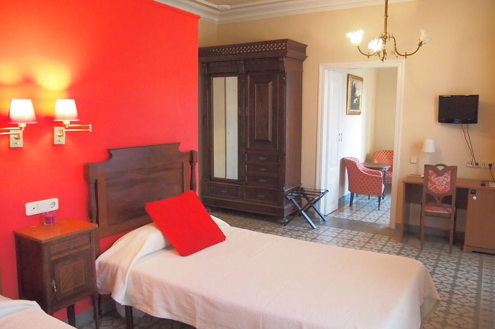 Hotel Noucentista Сиджес Экстерьер фото