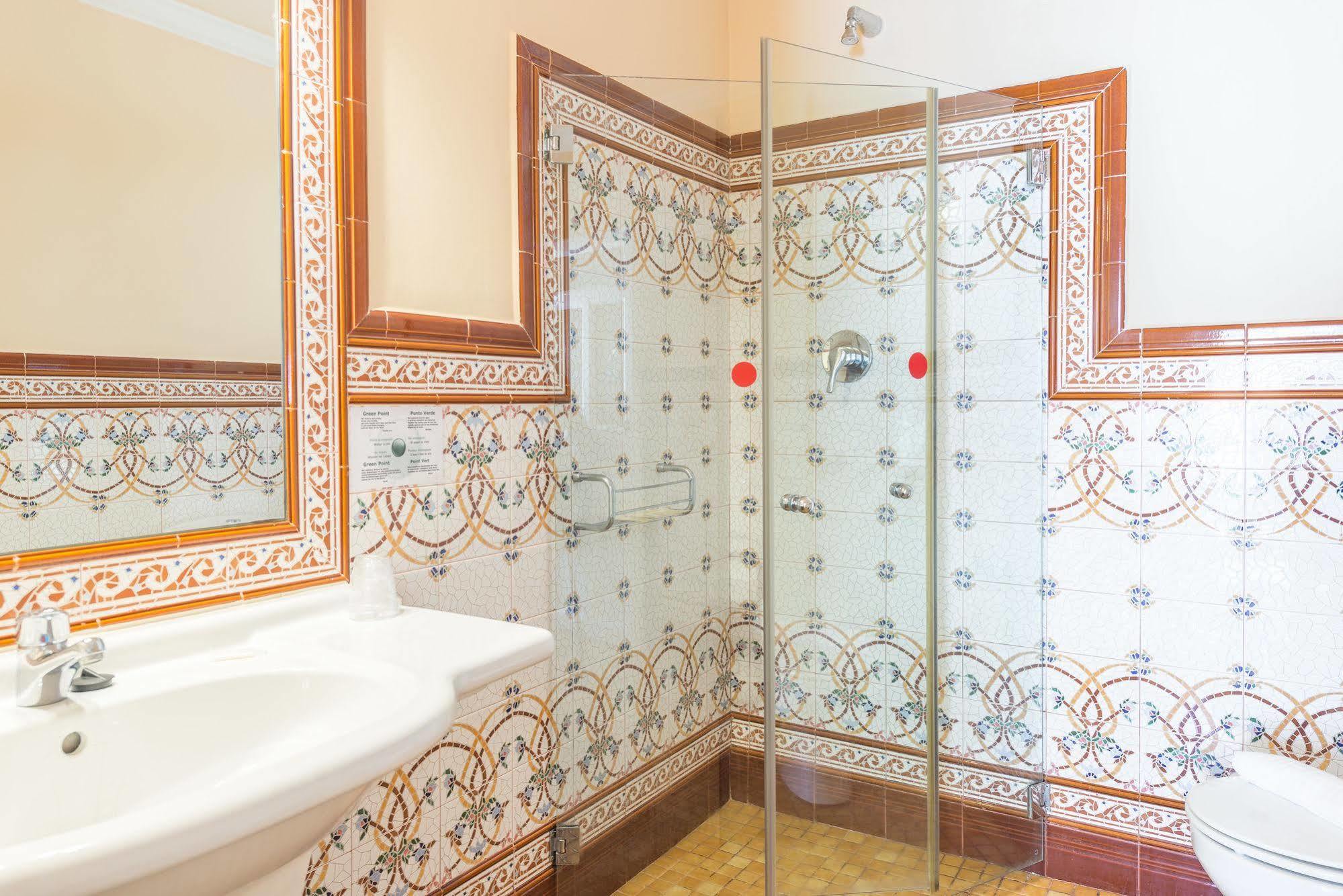 Hotel Noucentista Сиджес Экстерьер фото
